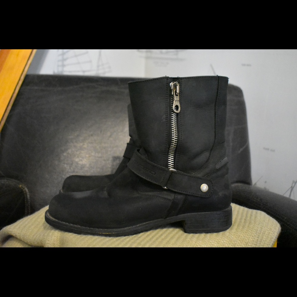 Forma women’s motorcycle boots riding leather